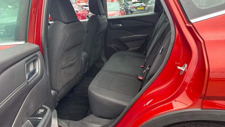 Nissan Qashqai 1.3 DiG-T MH Acenta Premium 5dr Petrol Hatchback